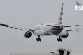 Excited narration of bumpy landing for plane during Storm Gerrit in London