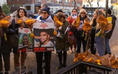Bouquet of Hope project brings yellow flowers to different locations to keep issue of Hamas hostages in the public conversation. (Courtesy: Daniel Tenenbaum)