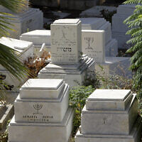 A general view shows the Jewish cemetery in the Sodeco district of the Lebanese capital Beirut on August 24, 2010. (JOSEPH EID / AFP)